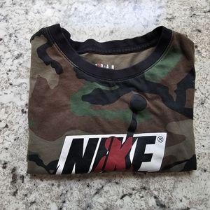 Nike top